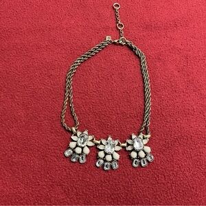 Statement Gold-Tone Floral Necklace with Clear Rhinestones – Vintage Style”